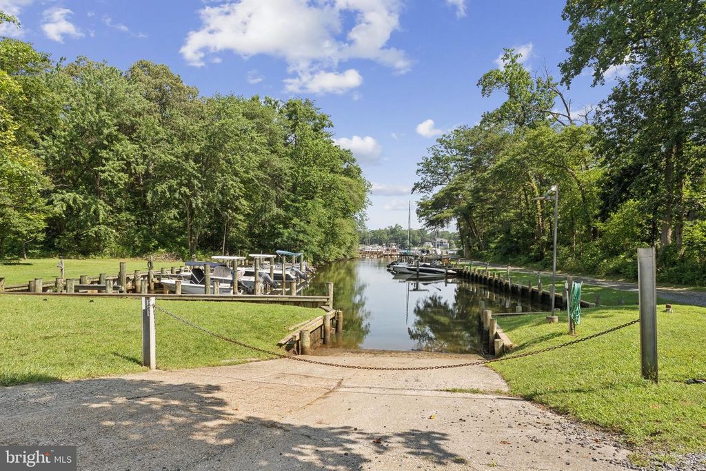 346 EDGEWATER RD, Pasadena, MD 21122