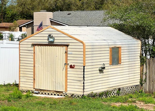 2307 MERRILY CIRCLE N, Seffner, FL 33584