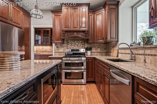 1270 Buckboard Circle, South Lyon, MI 48178