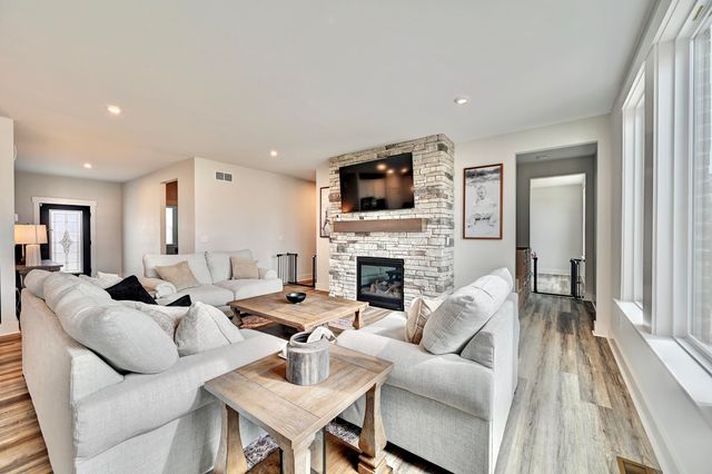 745 Bluestem Ridge Drive, Alexandria, KY 41001