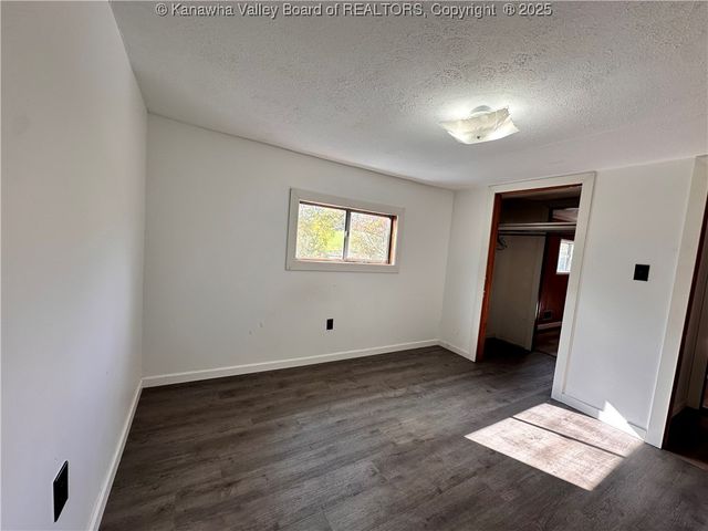 3738 Redmond Ridge Road, Gallipolis Ferry, WV 25515