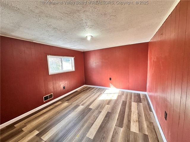 3738 Redmond Ridge Road, Gallipolis Ferry, WV 25515