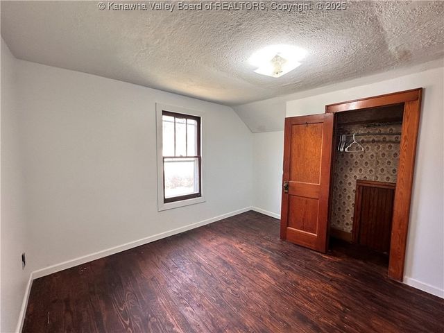 3738 Redmond Ridge Road, Gallipolis Ferry, WV 25515