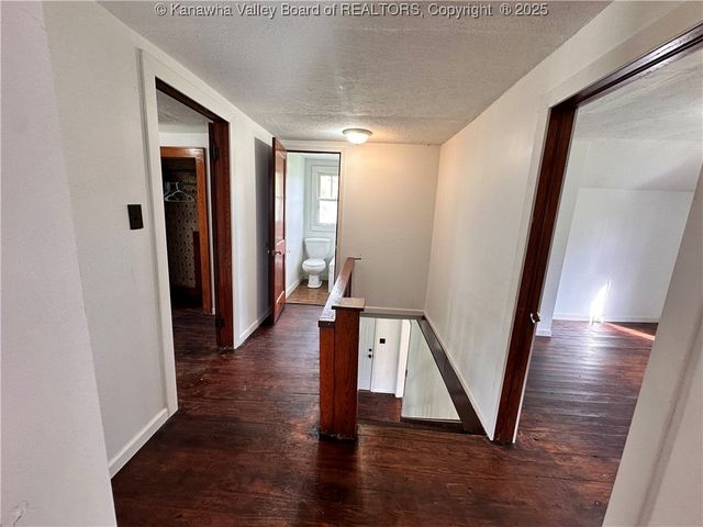 3738 Redmond Ridge Road, Gallipolis Ferry, WV 25515