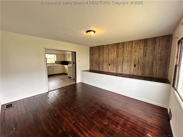 3738 Redmond Ridge Road, Gallipolis Ferry, WV 25515