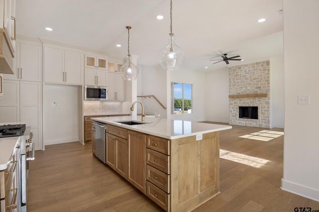 22039 CR 3312, Chandler, TX 75758