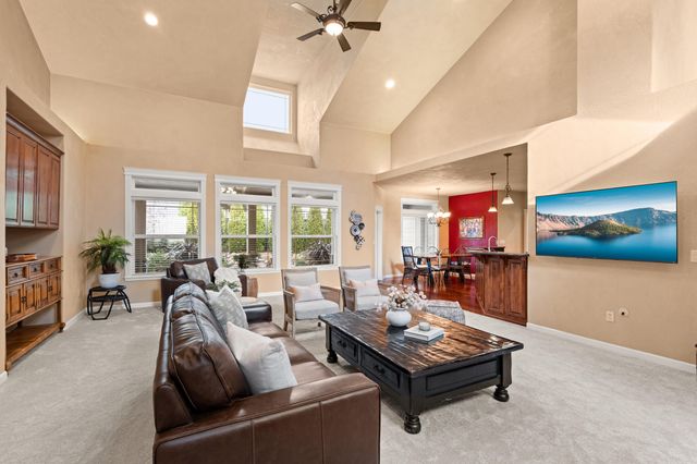 2161 Duncan Drive, Medford, OR 97504