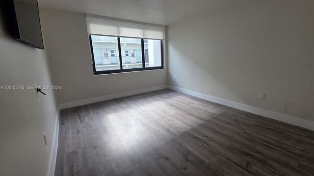 250 Galen Dr 32, Key Biscayne, FL 33149