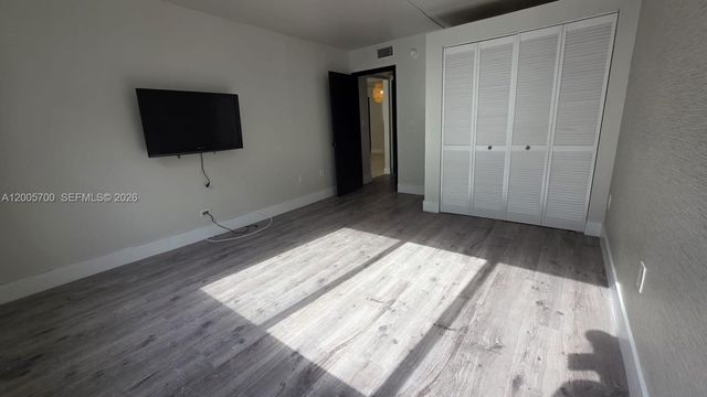 250 Galen Dr 32, Key Biscayne, FL 33149