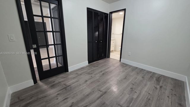 250 Galen Dr 32, Key Biscayne, FL 33149