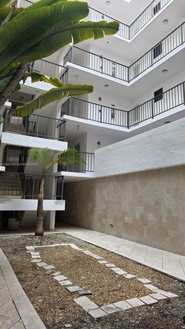 250 Galen Dr 32, Key Biscayne, FL 33149