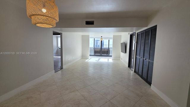 250 Galen Dr 32, Key Biscayne, FL 33149