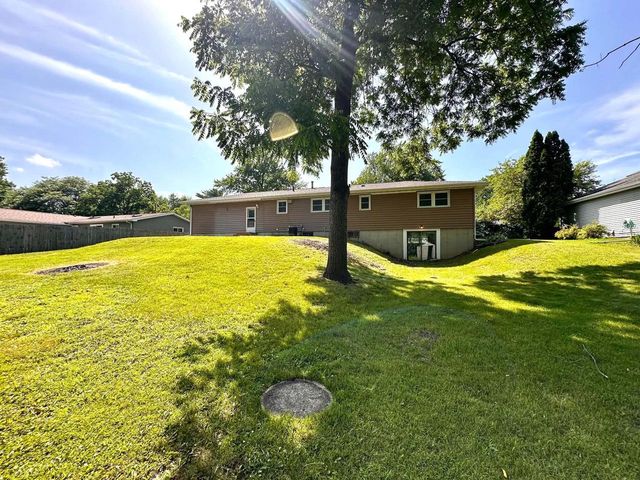 9615 402nd AVENUE, Genoa City, WI 53128