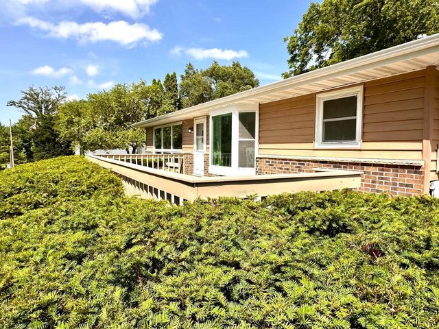 9615 402nd AVENUE, Genoa City, WI 53128