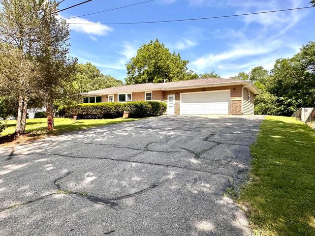 9615 402nd AVENUE, Genoa City, WI 53128