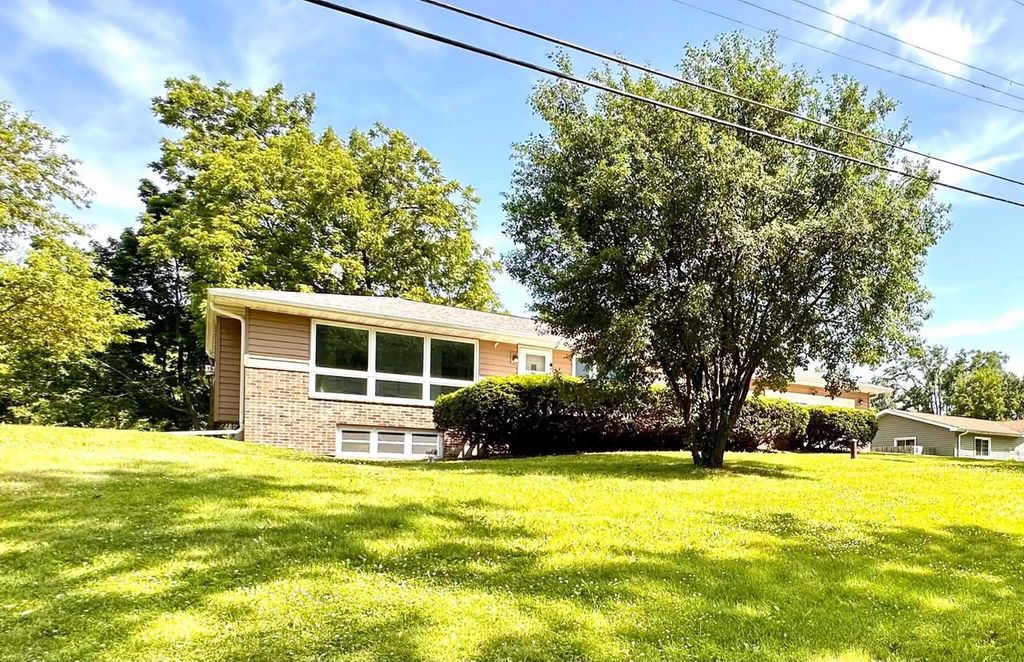 9615 402nd AVENUE, Genoa City, WI 53128