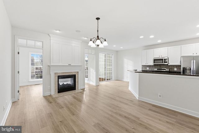 42904 BITTNER SQ, Ashburn, VA 20148