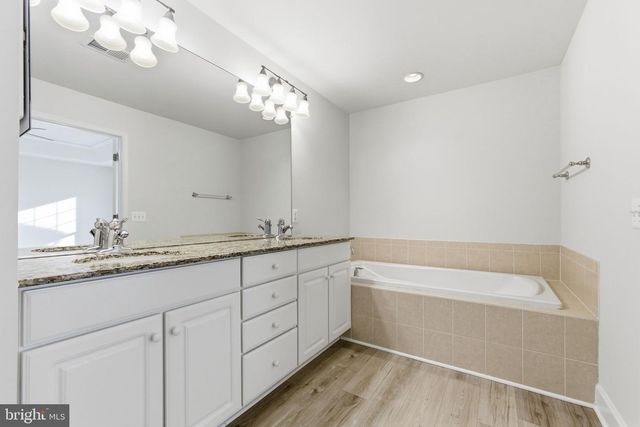 42904 BITTNER SQ, Ashburn, VA 20148