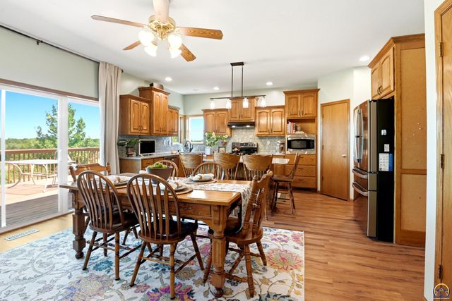 1526 SE 85th St, Wakarusa, KS 66546