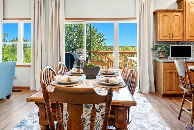 1526 SE 85th St, Wakarusa, KS 66546