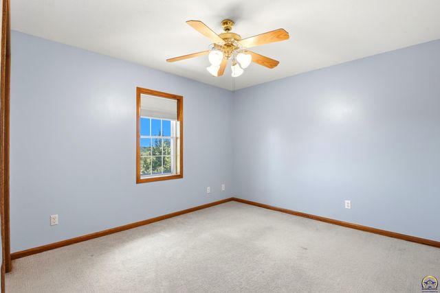 1526 SE 85th St, Wakarusa, KS 66546