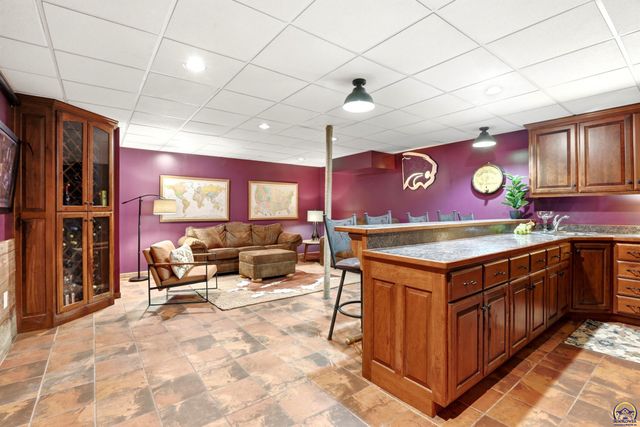 1526 SE 85th St, Wakarusa, KS 66546