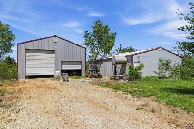 1526 SE 85th St, Wakarusa, KS 66546
