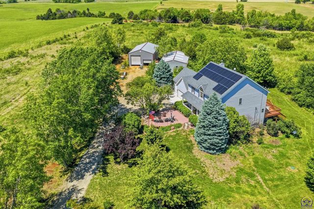 1526 SE 85th St, Wakarusa, KS 66546