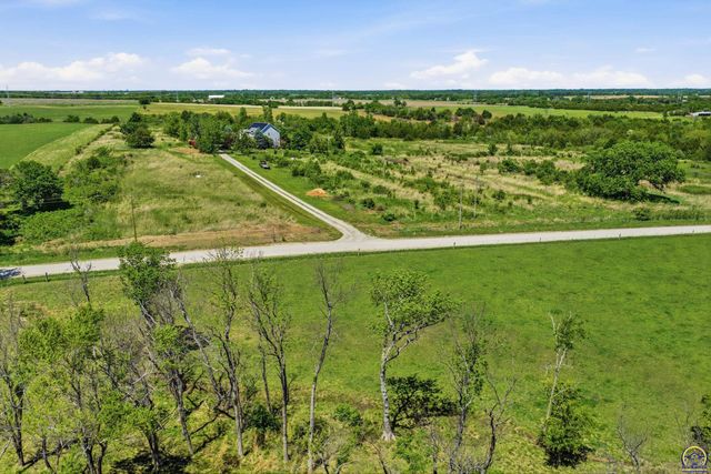 1526 SE 85th St, Wakarusa, KS 66546