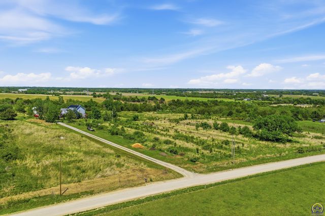 1526 SE 85th St, Wakarusa, KS 66546