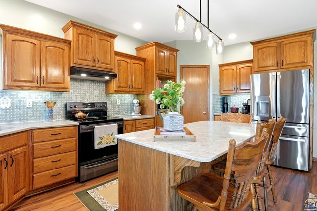 1526 SE 85th St, Wakarusa, KS 66546