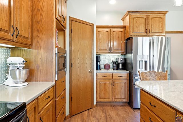 1526 SE 85th St, Wakarusa, KS 66546