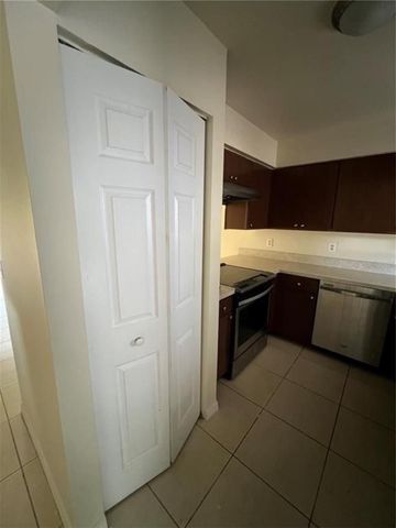 202 COUNTRY LANE NE 202, Winter Haven, FL 33881