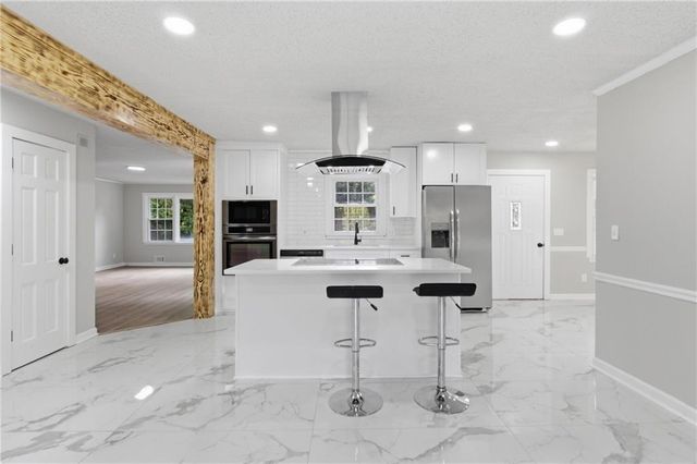 492 S Susan Creek Drive, Stone Mountain, GA 30083