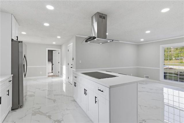 492 S Susan Creek Drive, Stone Mountain, GA 30083