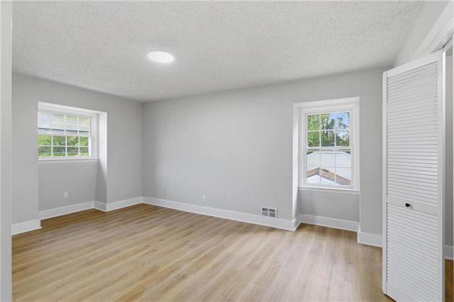 492 S Susan Creek Drive, Stone Mountain, GA 30083