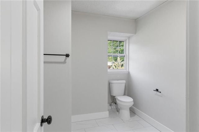 492 S Susan Creek Drive, Stone Mountain, GA 30083