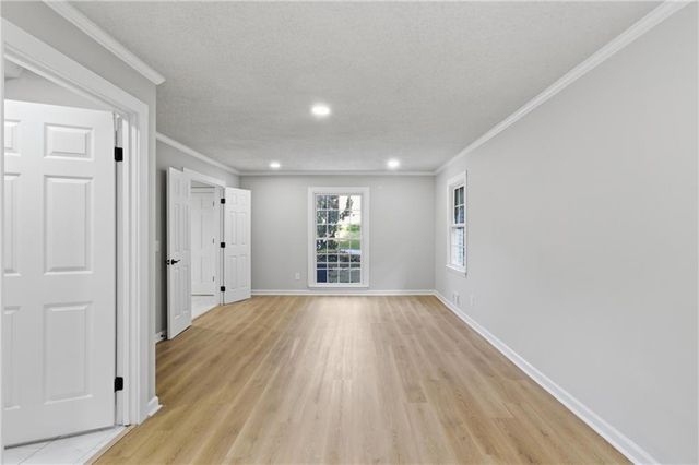 492 S Susan Creek Drive, Stone Mountain, GA 30083