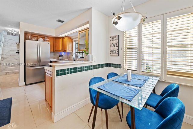 7878 NW 84th Ter, Tamarac, FL 33321