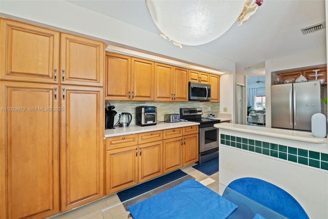 7878 NW 84th Ter, Tamarac, FL 33321