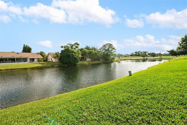 7878 NW 84th Ter, Tamarac, FL 33321