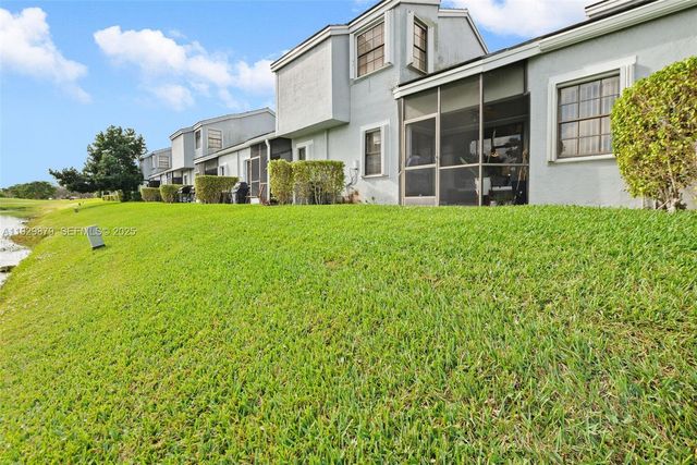 7878 NW 84th Ter, Tamarac, FL 33321