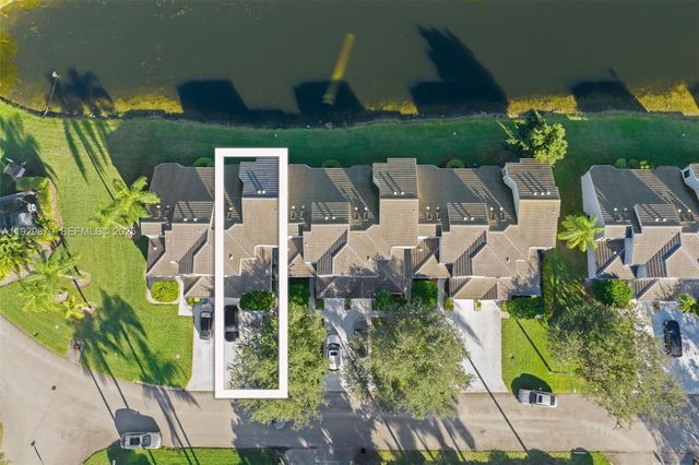 7878 NW 84th Ter, Tamarac, FL 33321