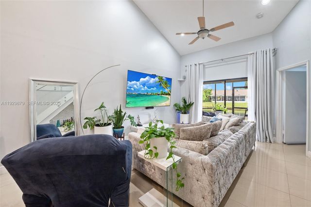 7878 NW 84th Ter, Tamarac, FL 33321