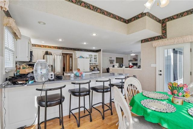 1800 NW Westbrooke Place, Blue Springs, MO 64015