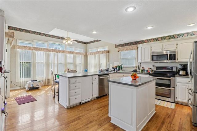1800 NW Westbrooke Place, Blue Springs, MO 64015