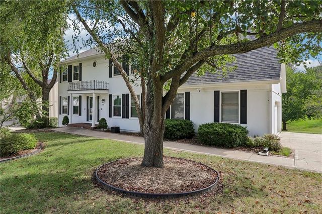 1800 NW Westbrooke Place, Blue Springs, MO 64015