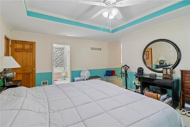 1800 NW Westbrooke Place, Blue Springs, MO 64015