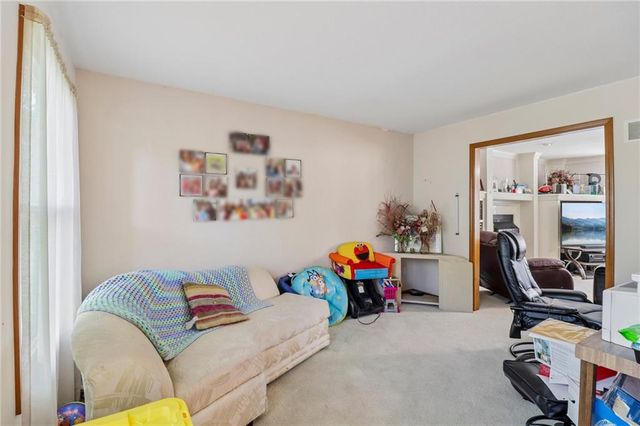 1800 NW Westbrooke Place, Blue Springs, MO 64015