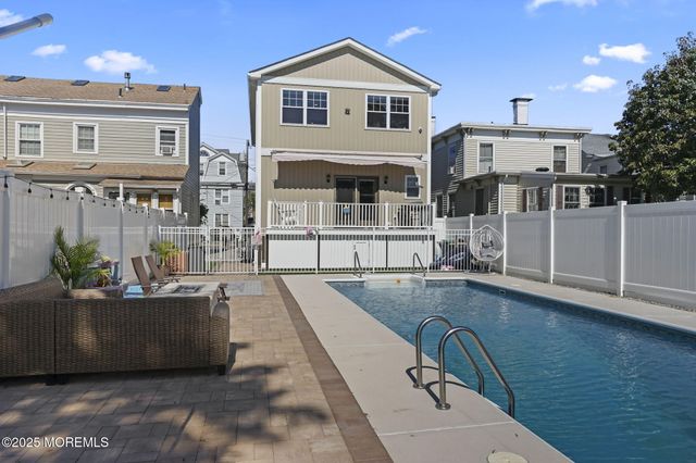 128 1st Street, Keyport, NJ 07735